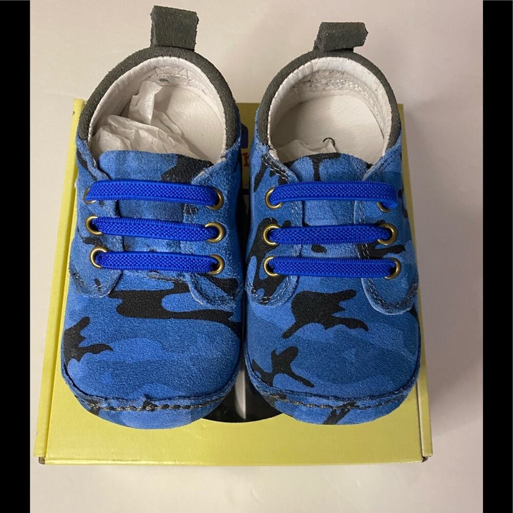 NIB Riley Roos chukka boot and blue camo